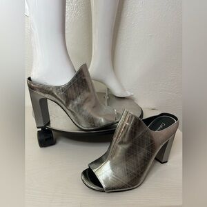 Calvin Klein heels sz 9 - gray